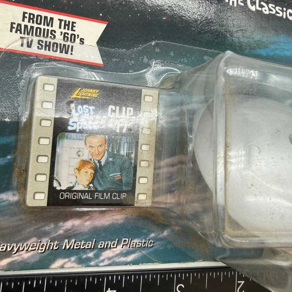Johnny Lightning Lost In Space Jupiter 2 Diecast Ship with Film Clip 433-00 1998